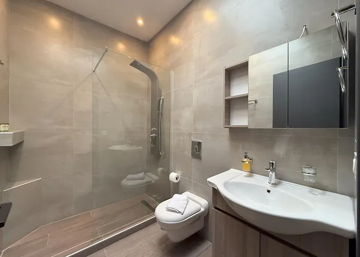 Dioroh Meteora 301 شقة كالامباكا